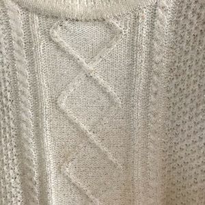 Gorgeous sweater size 2X brand is Torrid make this part of your Wardrobe
